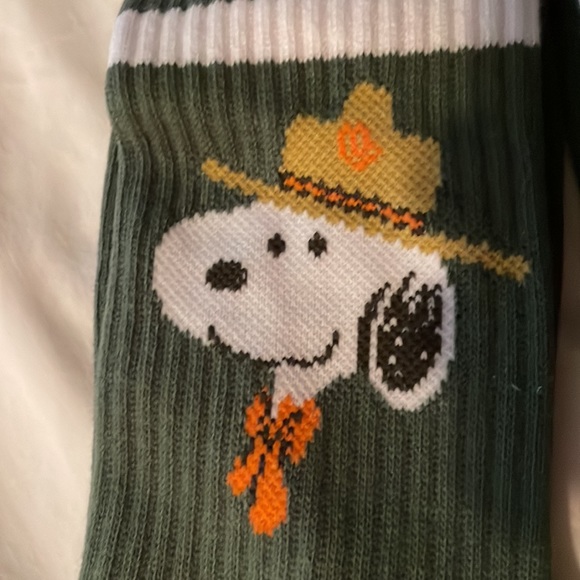 NWT Hallmark Peanuts Beagle Scouts / Beaglescout Snoopy Crew Socks - Picture 3 of 5